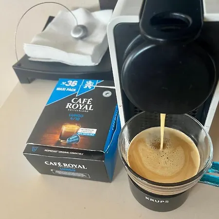 Alley With Free Parking דירה *